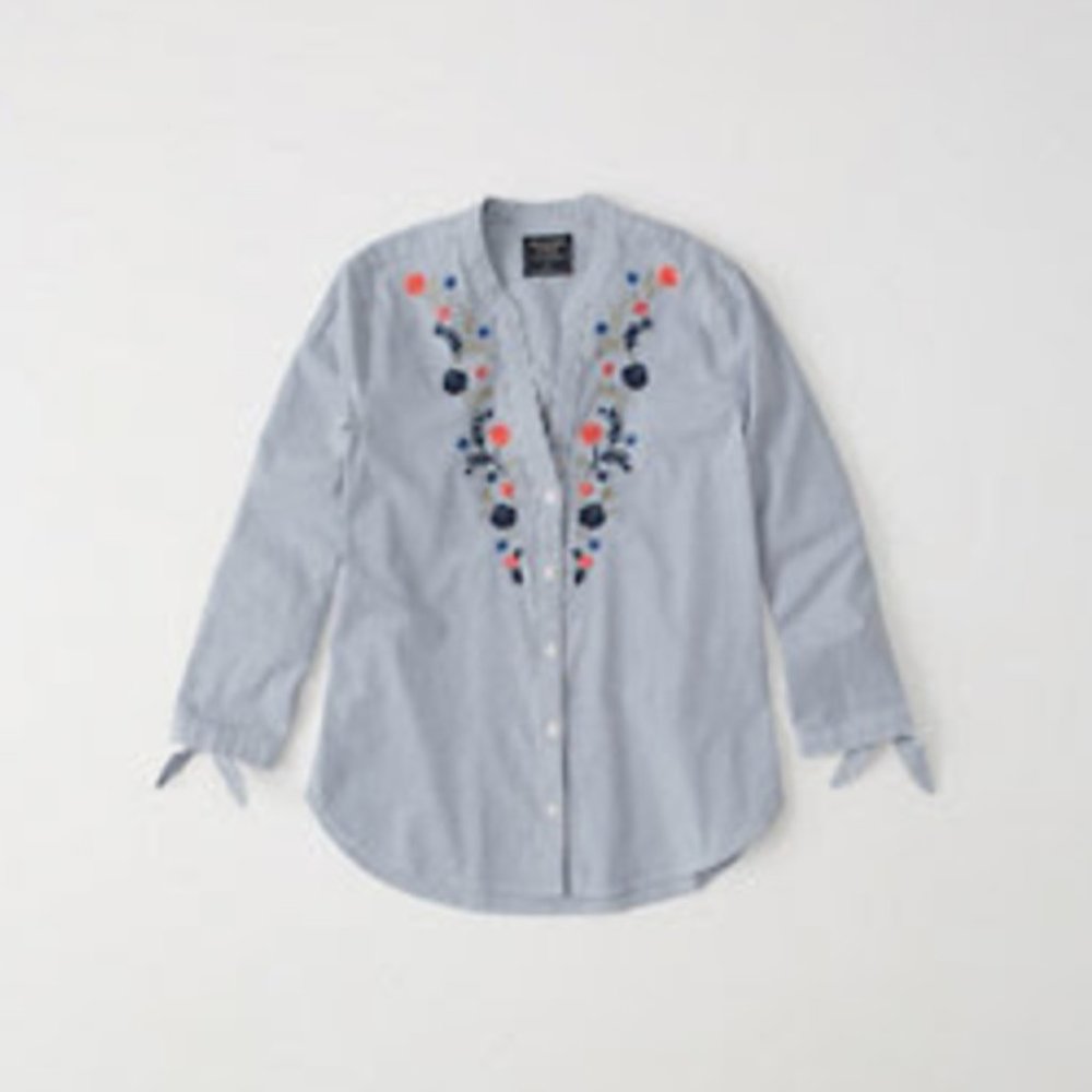 NWT $58 Abercrombie & Fitch Embroidered Floral Tie-Sleeve Blouse in XS!